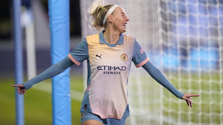 Chloe Kelly gave Man City an early lead on the night